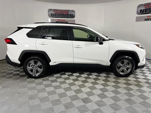 2024 Toyota RAV4 Hybrid SE