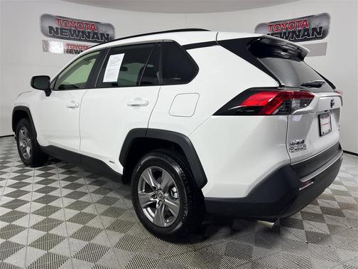 2024 Toyota RAV4 Hybrid SE
