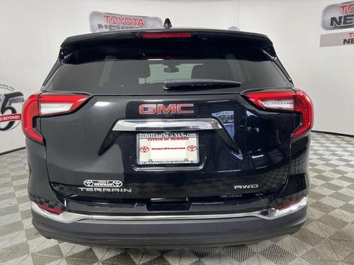 2023 GMC Terrain SLT