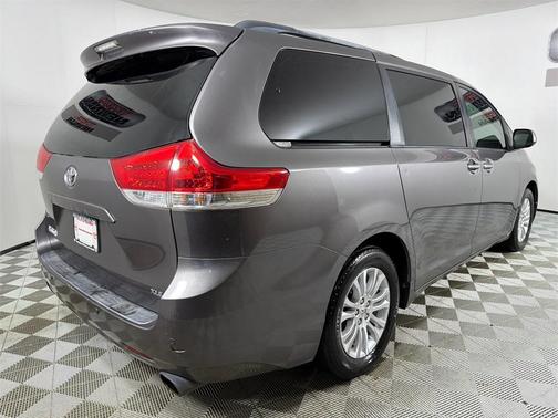 2011 Toyota Sienna XLE