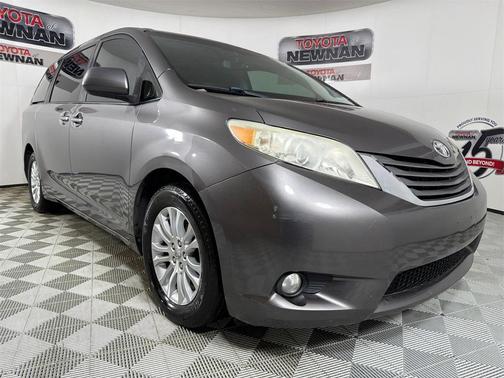 2011 Toyota Sienna XLE