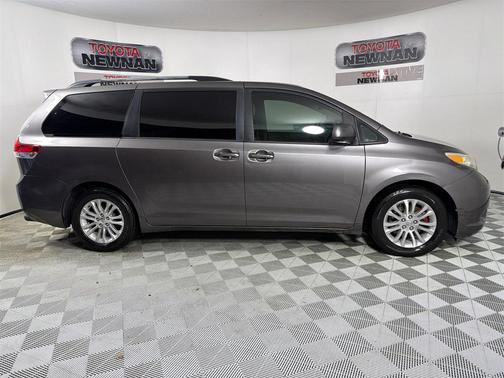 2011 Toyota Sienna XLE