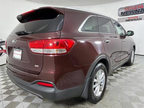 2018 Kia Sorento LX