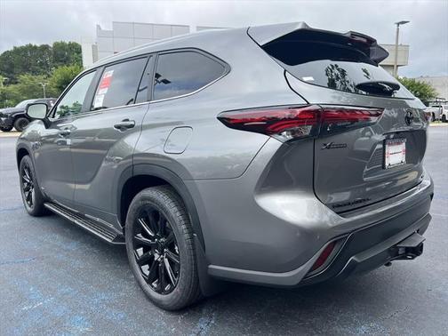 2025 Toyota Highlander Hybrid XLE