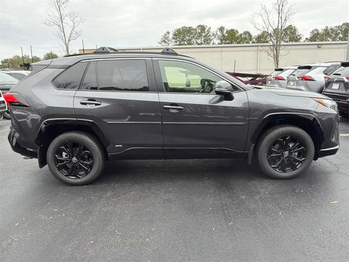 2025 Toyota RAV4 Hybrid SE