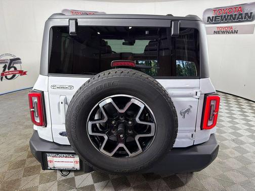 Oxford White 2024 Ford Bronco Outer Banks