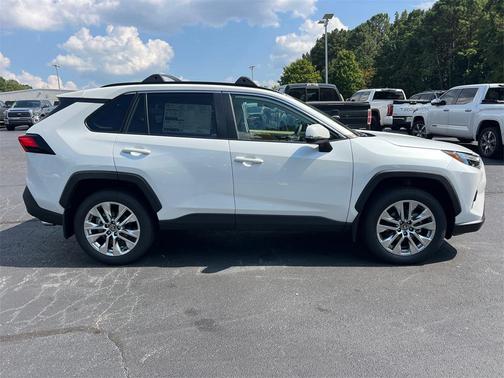 2025 Toyota RAV4 XLE Premium