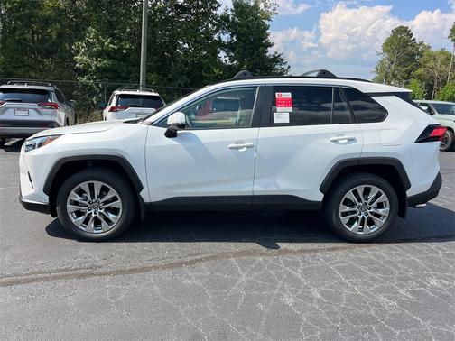 2025 Toyota RAV4 XLE Premium