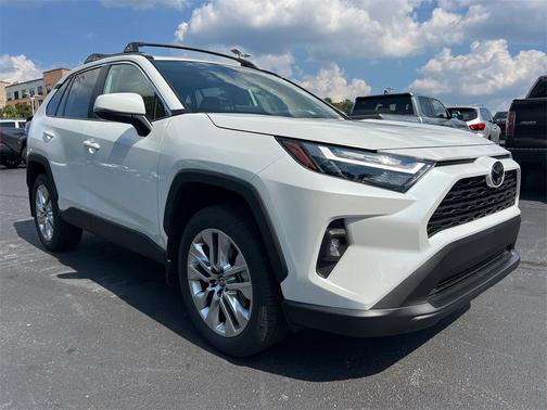 2025 Toyota RAV4 XLE Premium