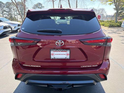 Pearl 2026 Toyota Highlander Limited