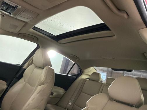 2017 Acura TLX w/Technology Package