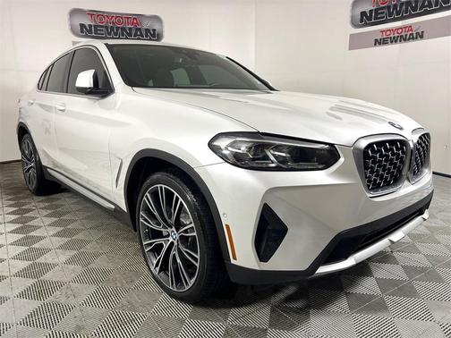 2023 BMW X4 xDrive30i