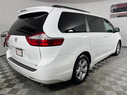2015 Toyota Sienna LE