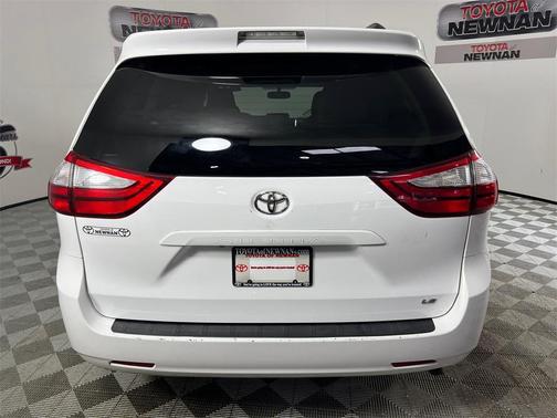 2015 Toyota Sienna LE