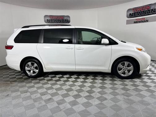 2015 Toyota Sienna LE