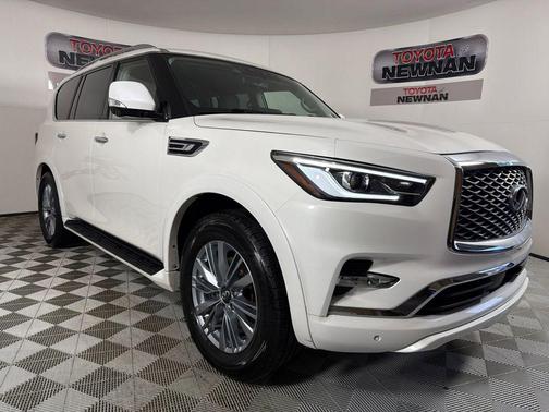 2023 INFINITI QX80 Luxe