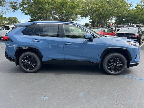 2025 Toyota RAV4 Hybrid SE