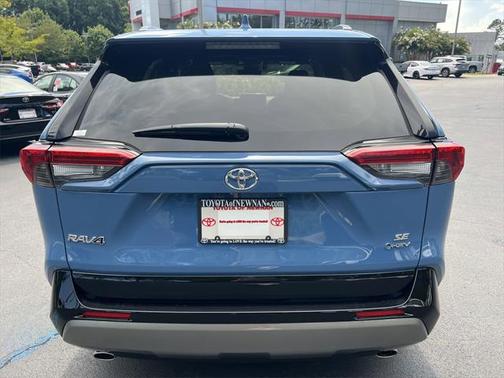 2025 Toyota RAV4 Hybrid SE