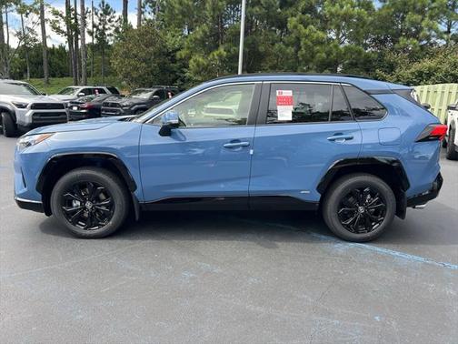 2025 Toyota RAV4 Hybrid SE