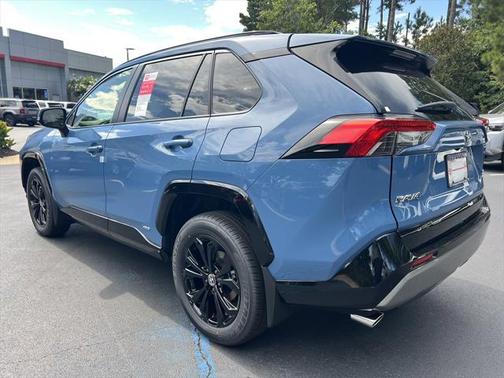 2025 Toyota RAV4 Hybrid SE