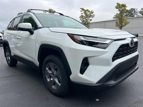 2025 Toyota RAV4 Hybrid XLE
