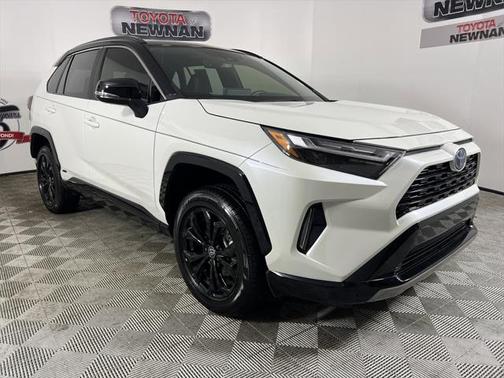 2022 Toyota RAV4 Hybrid SE