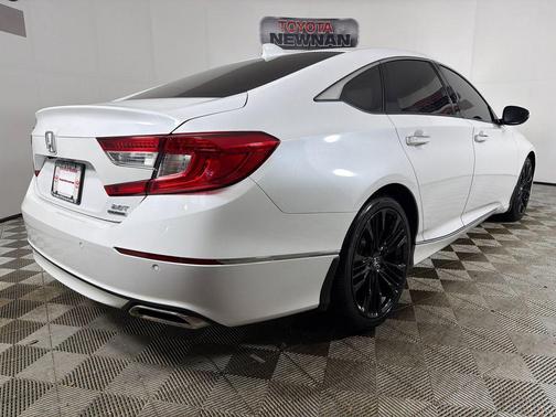 Platinum White Pearl 2021 Honda Accord Touring 2.0T