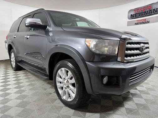 Magnetic Gray Metallic 2017 Toyota Sequoia Platinum