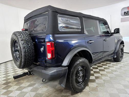 Antimatter Blue Metallic 2021 Ford Bronco Black Diamond