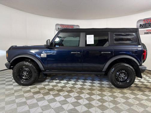 Antimatter Blue Metallic 2021 Ford Bronco Black Diamond