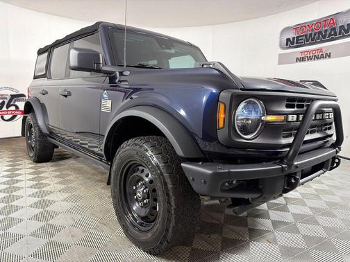 Antimatter Blue Metallic 2021 Ford Bronco Black Diamond