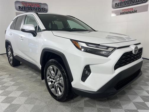 2025 Toyota RAV4 XLE Premium