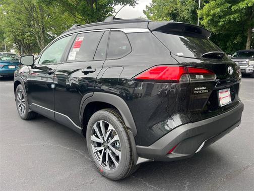 2025 Toyota Corolla Cross XLE