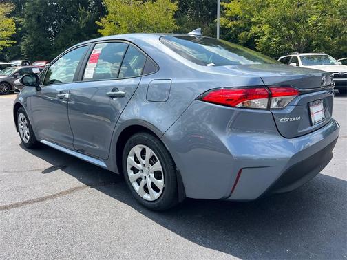 2025 Toyota Sienna XLE 8 Passenger