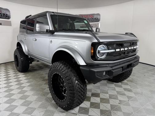 2024 Ford Bronco Outer Banks
