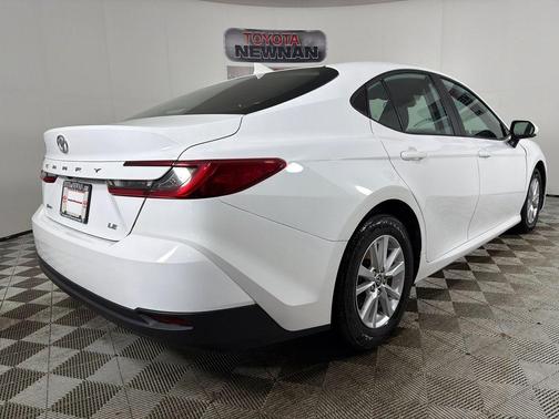 Ice Cap 2025 Toyota Camry LE