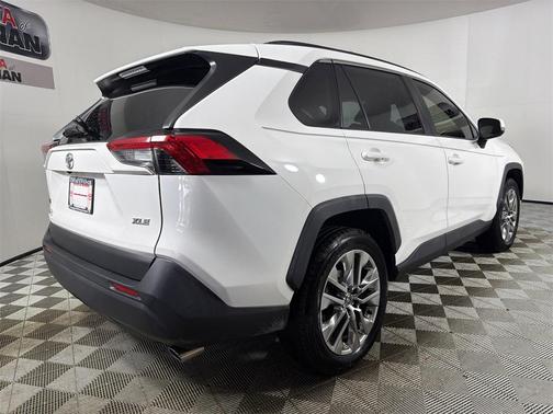 2020 Toyota RAV4 XLE Premium