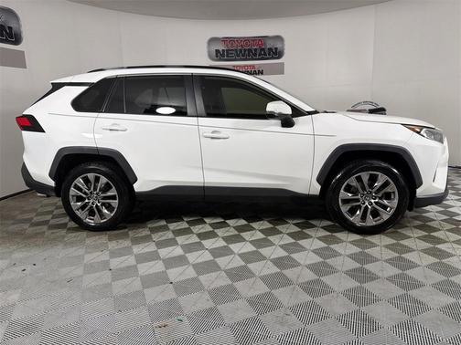 2020 Toyota RAV4 XLE Premium