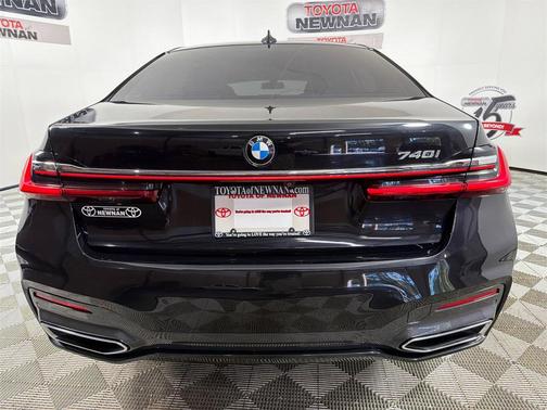 2020 BMW 740 740i