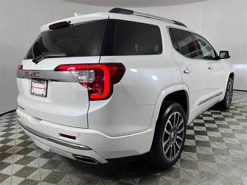 2022 GMC Acadia Denali