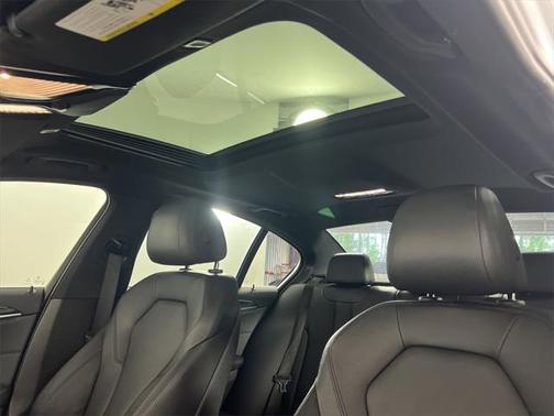 2018 BMW 530 530i