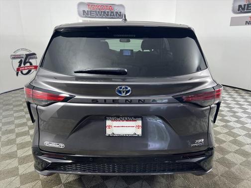 2022 Toyota Sienna XSE 7 Passenger