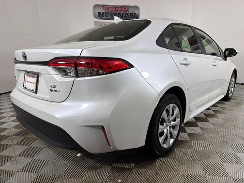 2025 Toyota Corolla Hybrid LE