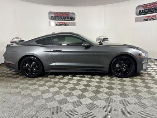 2021 Ford Mustang EcoBoost
