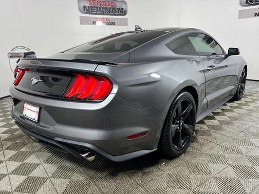 2021 Ford Mustang EcoBoost