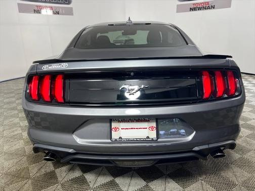 2021 Ford Mustang EcoBoost