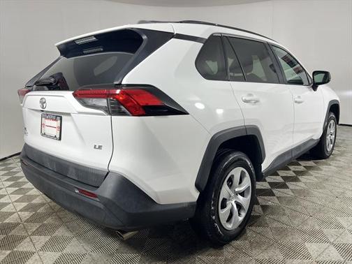 2020 Toyota RAV4 LE