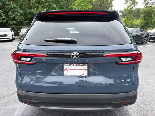 Cloud 2026 Toyota Grand Highlander Limited