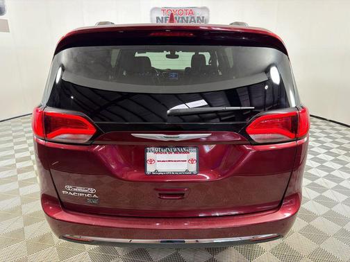 Velvet Red Pearlcoat 2019 Chrysler Pacifica Touring-L Plus