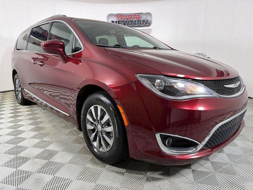 Velvet Red Pearlcoat 2019 Chrysler Pacifica Touring-L Plus